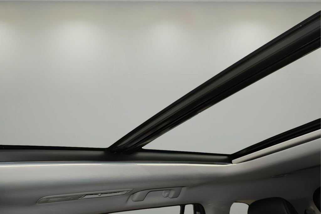 Certified 2024 Toyota Highlander Platinum AWD/4WD image 29
