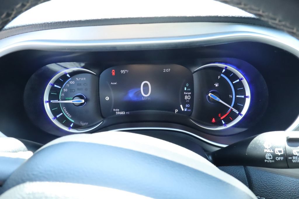 Used 2024 Chrysler Pacifica Premium FWD image 22