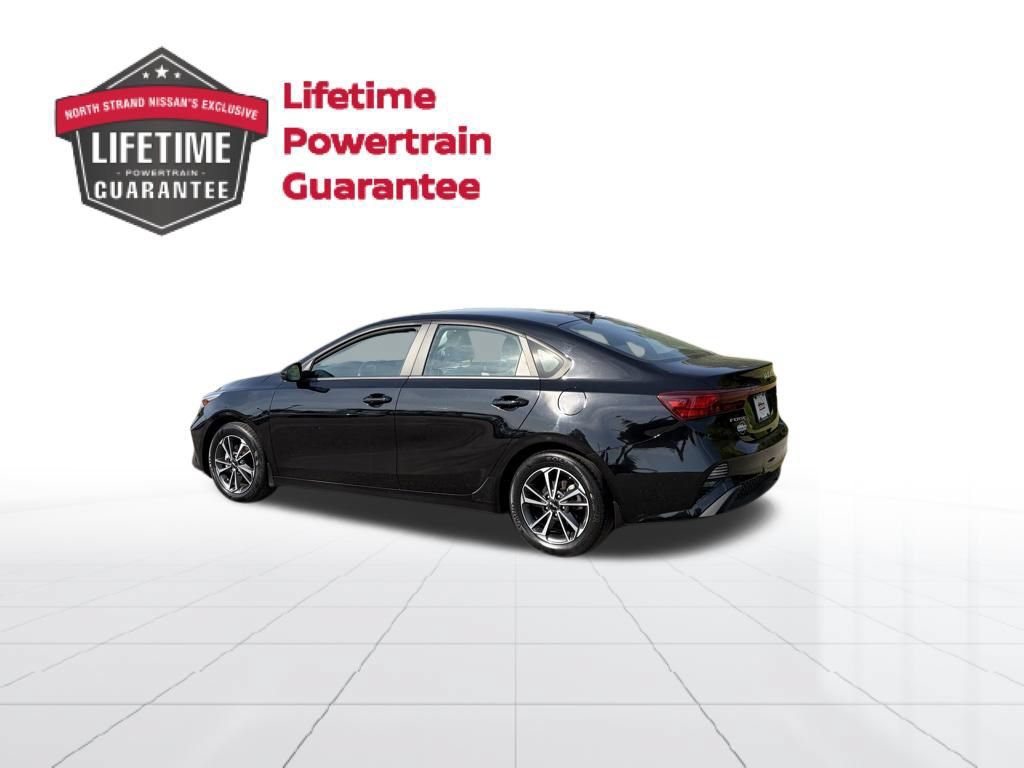 Used 2022 Kia Forte LXS FWD image 3