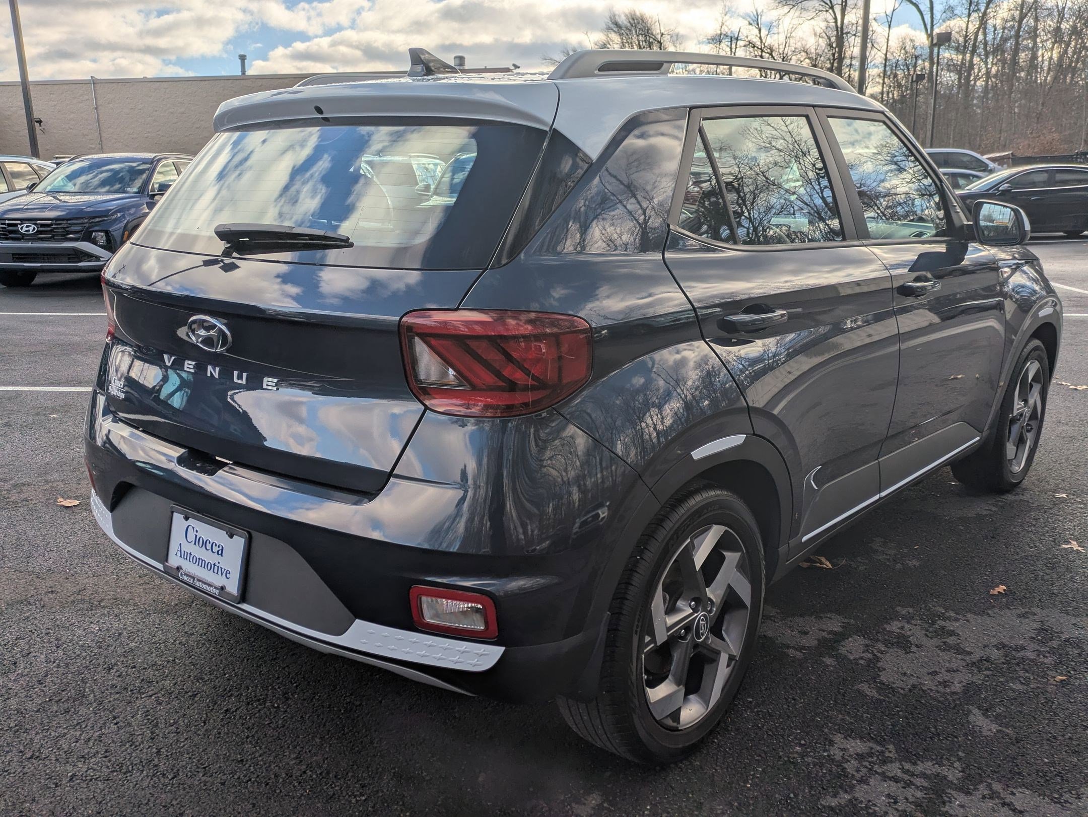 Certified 2021 Hyundai Venue image 5