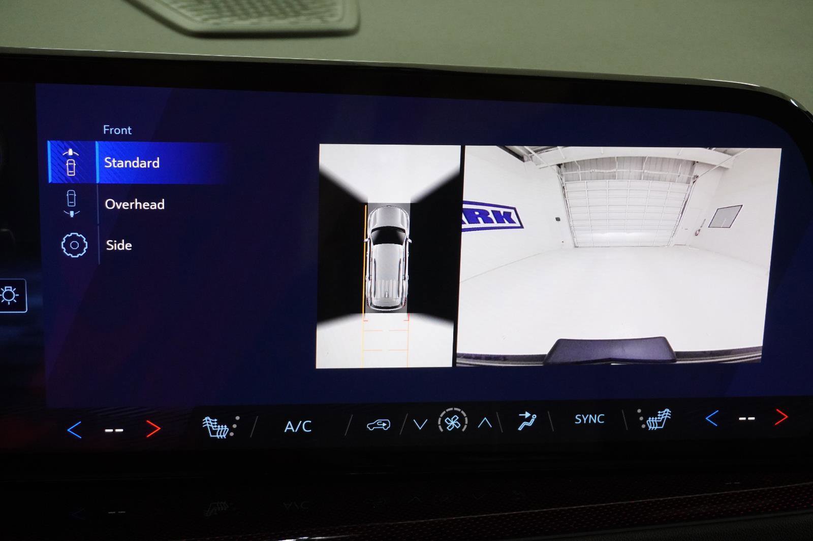 New 2026 Chevrolet Traverse Z71 w/ Enhanced Driving Package AWD/4WD image 34