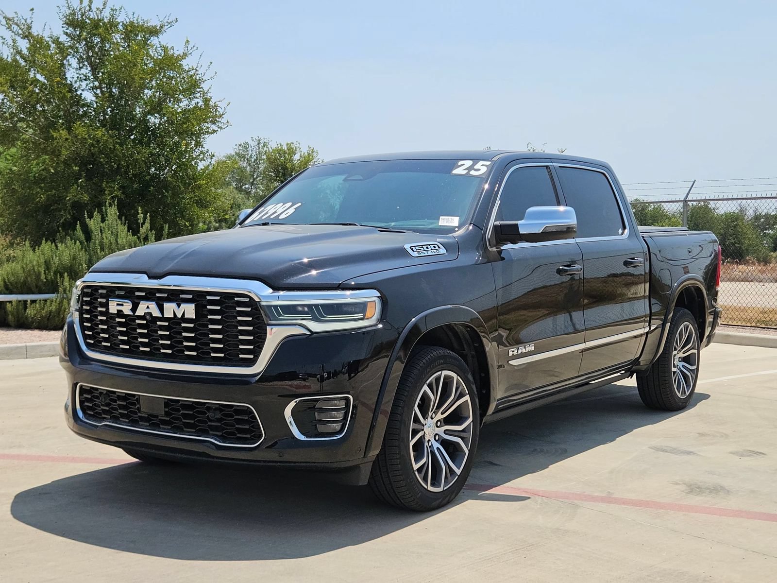 Used 2025 RAM 1500 Tungsten AWD/4WD image 7