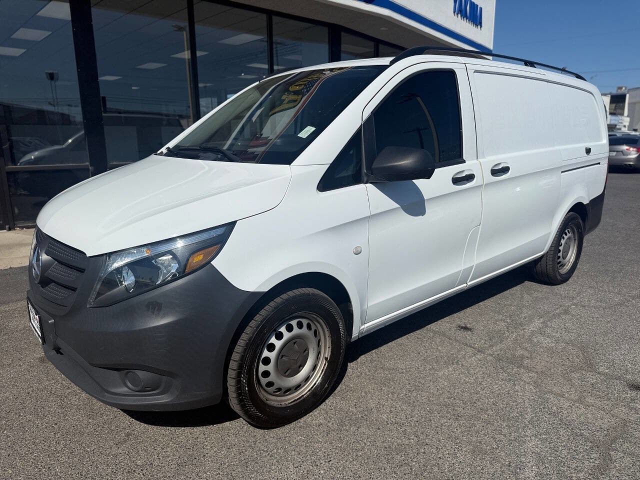 Used 2018 Mercedes-Benz Metris image 1