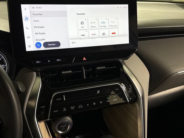 Certified 2024 Toyota Venza XLE AWD/4WD image 34