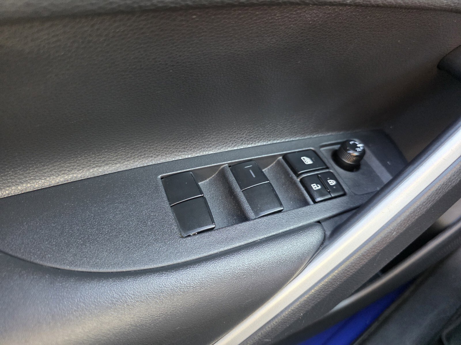 Used 2024 Toyota Corolla Cross S w/ Convenience Package AWD/4WD image 28