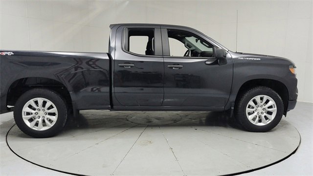 Used 2022 Chevrolet Silverado 1500 Custom image 6