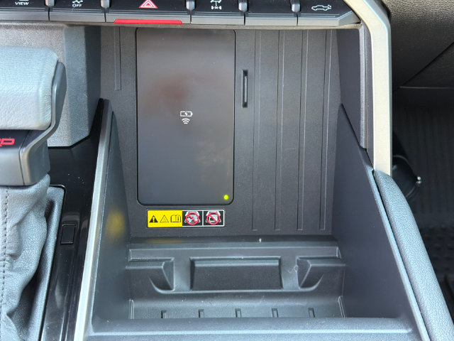Used 2026 Toyota Tundra Limited w/ TRD Off-Road Package AWD/4WD image 32