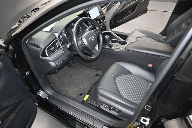 Used 2024 Toyota Camry SE FWD image 7