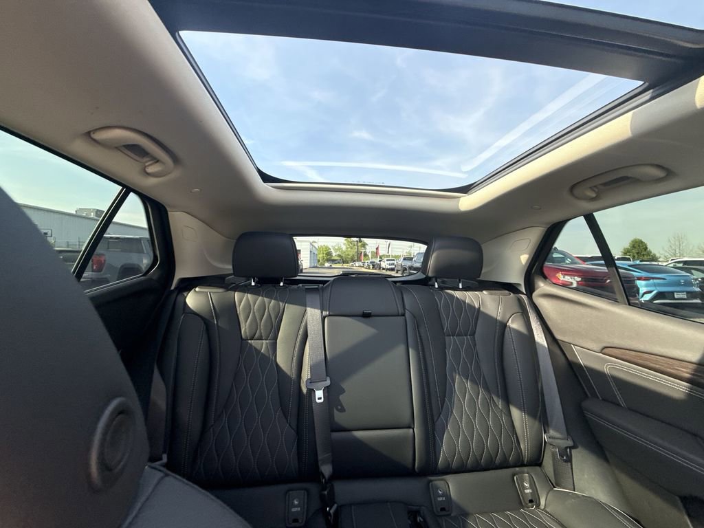 Certified 2023 Buick Envision Avenir image 28
