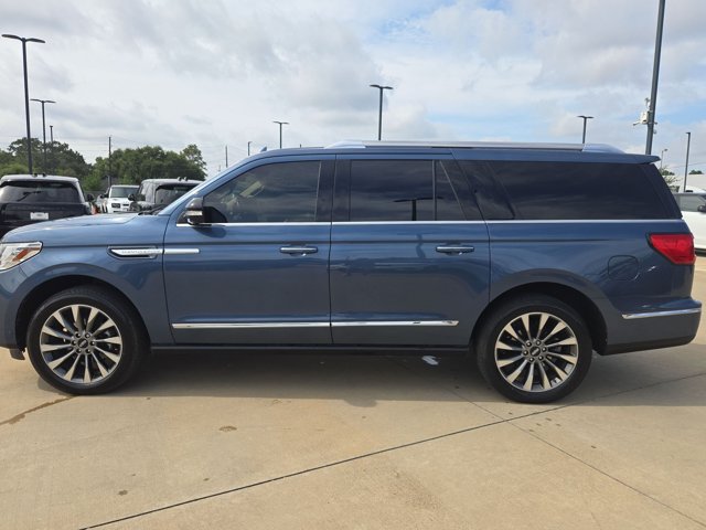 Used 2020 Lincoln Navigator L Reserve w/ Luxury Package AWD/4WD image 2