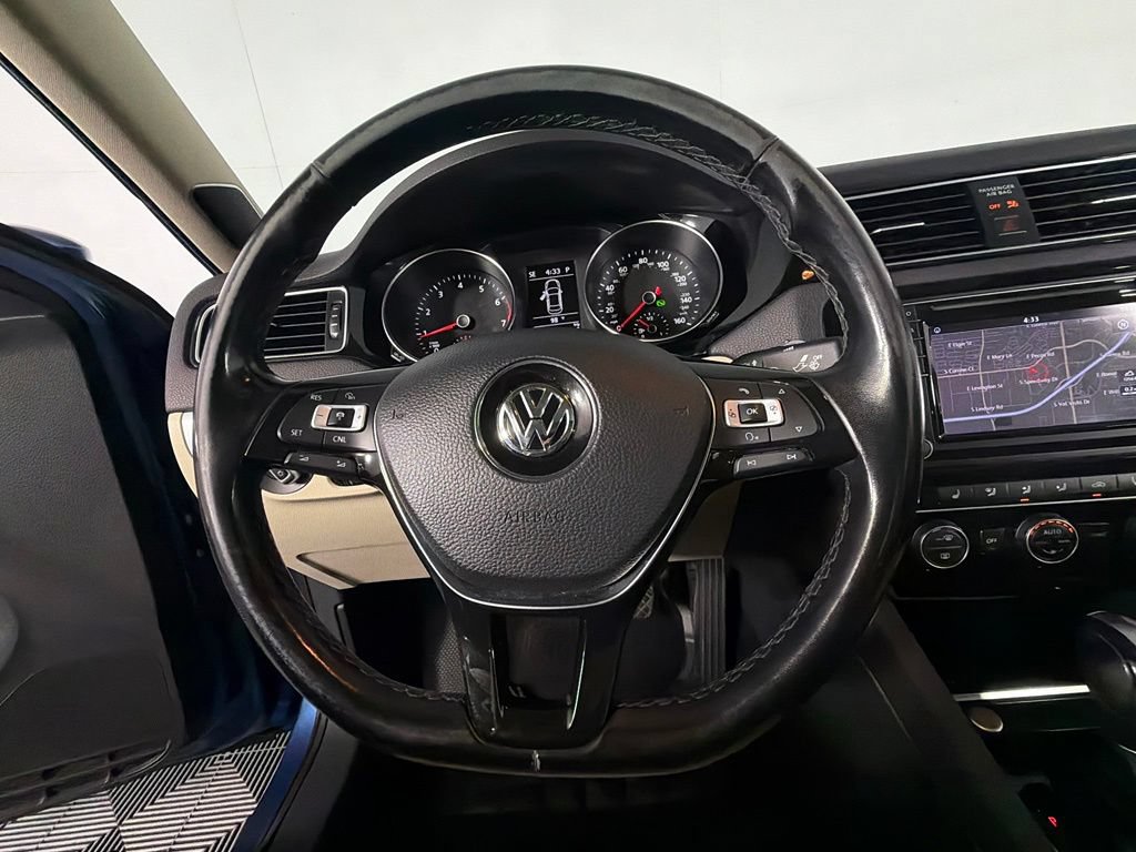 Used 2018 Volkswagen Jetta SEL FWD image 14