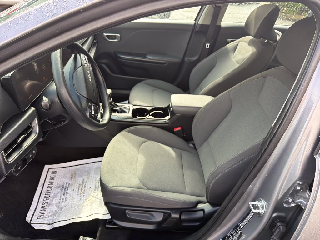 Used 2025 Kia K4 FWD image 12