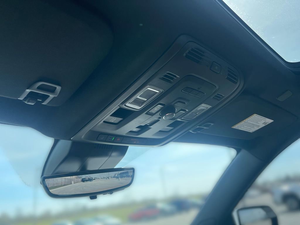 Used 2023 GMC Yukon Denali Ultimate image 22