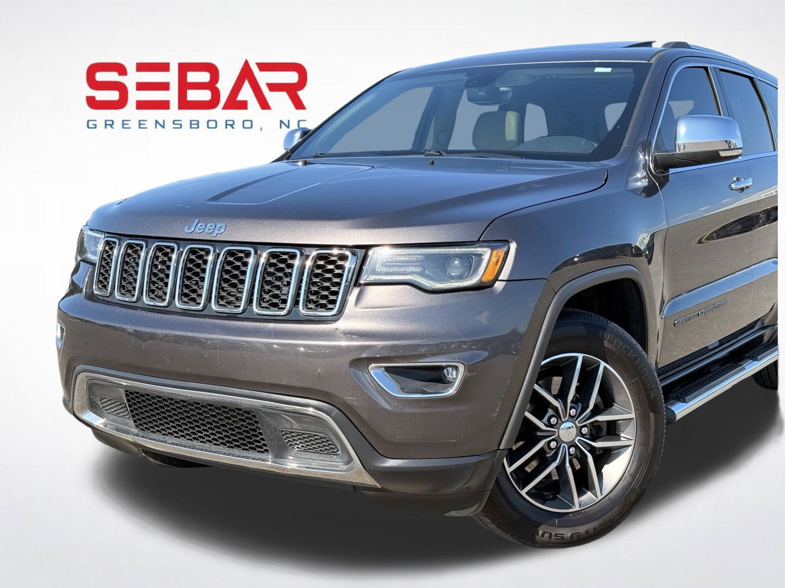 Used 2017 Jeep Grand Cherokee Limited w/ Luxury Group II AWD/4WD image 2