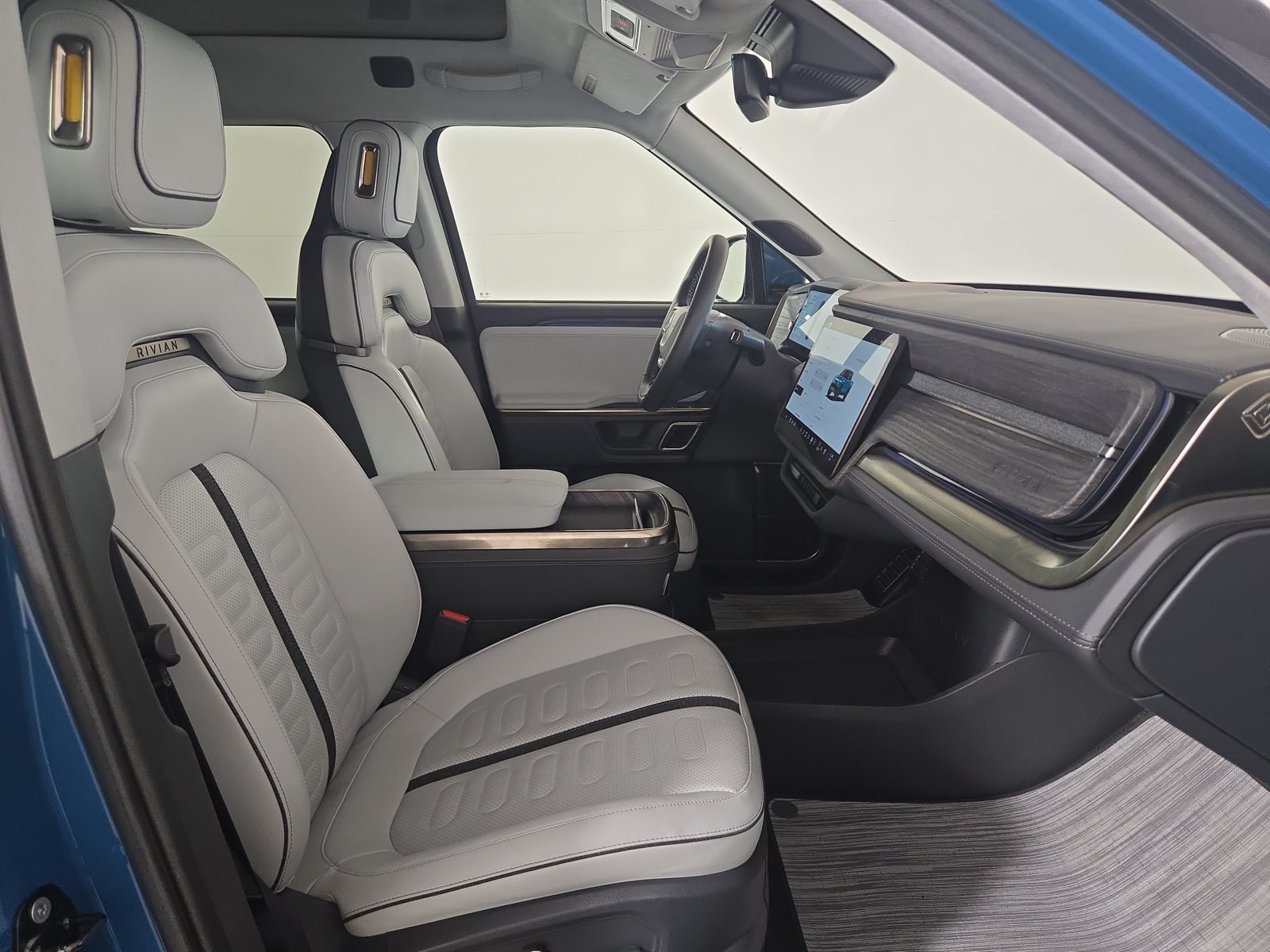 Used 2022 Rivian R1T Launch Edition AWD/4WD image 23