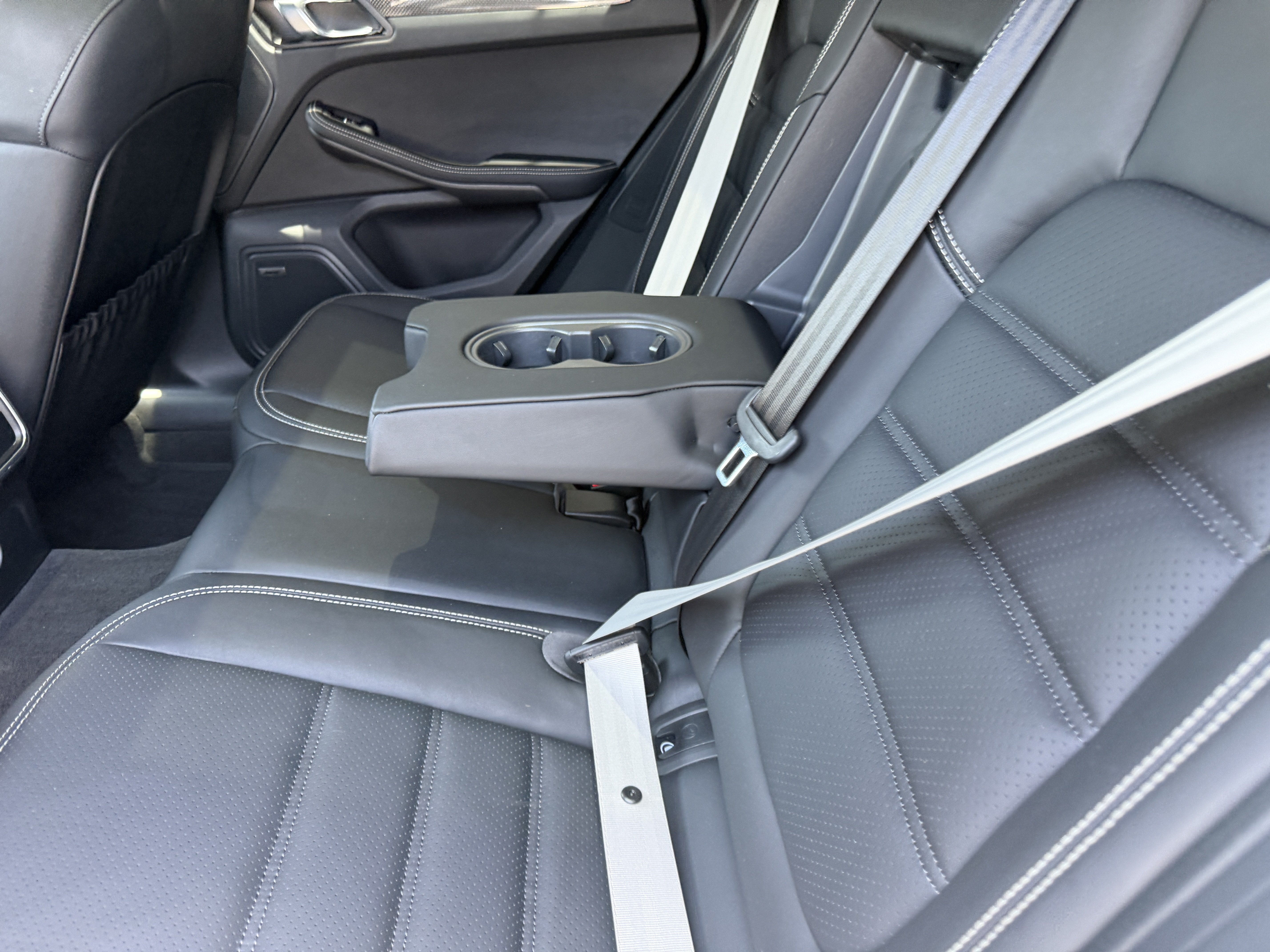 Certified 2025 Porsche Macan GTS AWD/4WD image 20