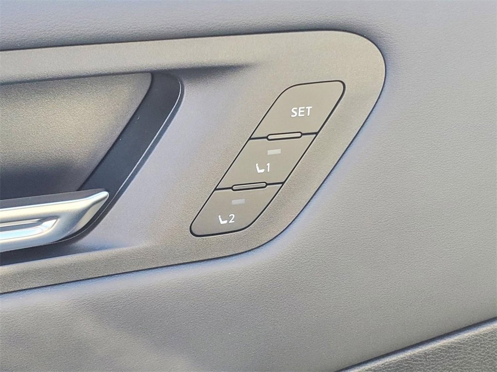 New 2026 Nissan Leaf Platinum+ image 15