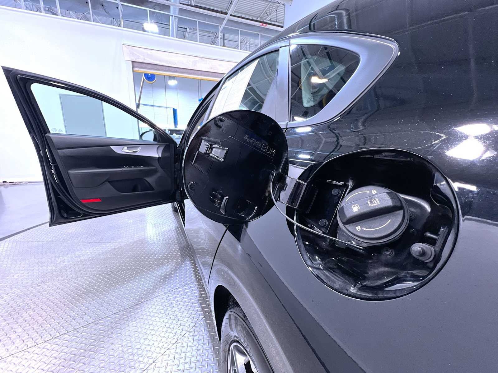 Used 2024 Kia Forte LXS w/ LXS Technology Package FWD image 40