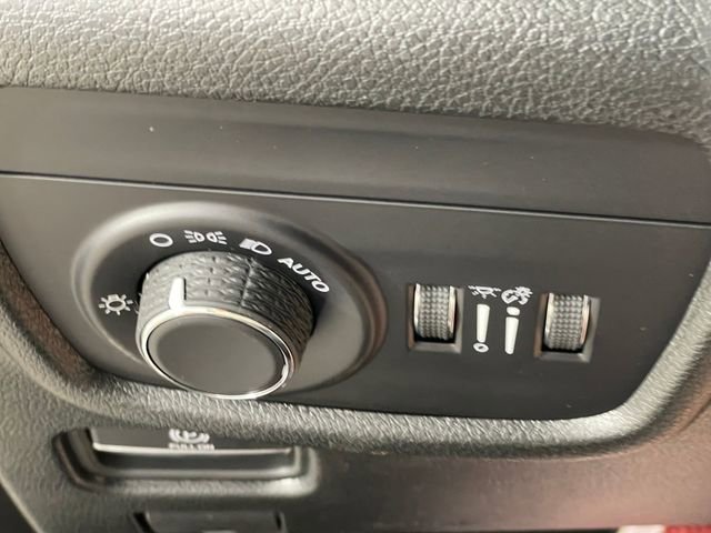 New 2025 Jeep Grand Cherokee Altitude AWD/4WD image 13