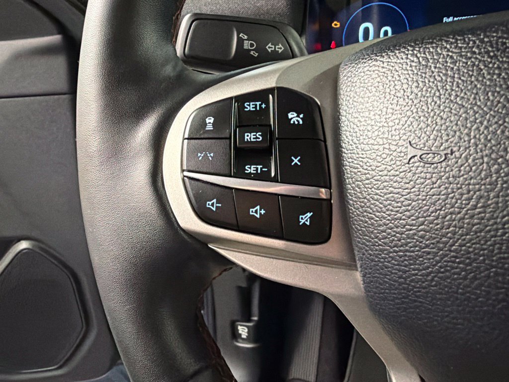 Used 2025 Ford Explorer Active w/ Active Comfort Package AWD/4WD image 18