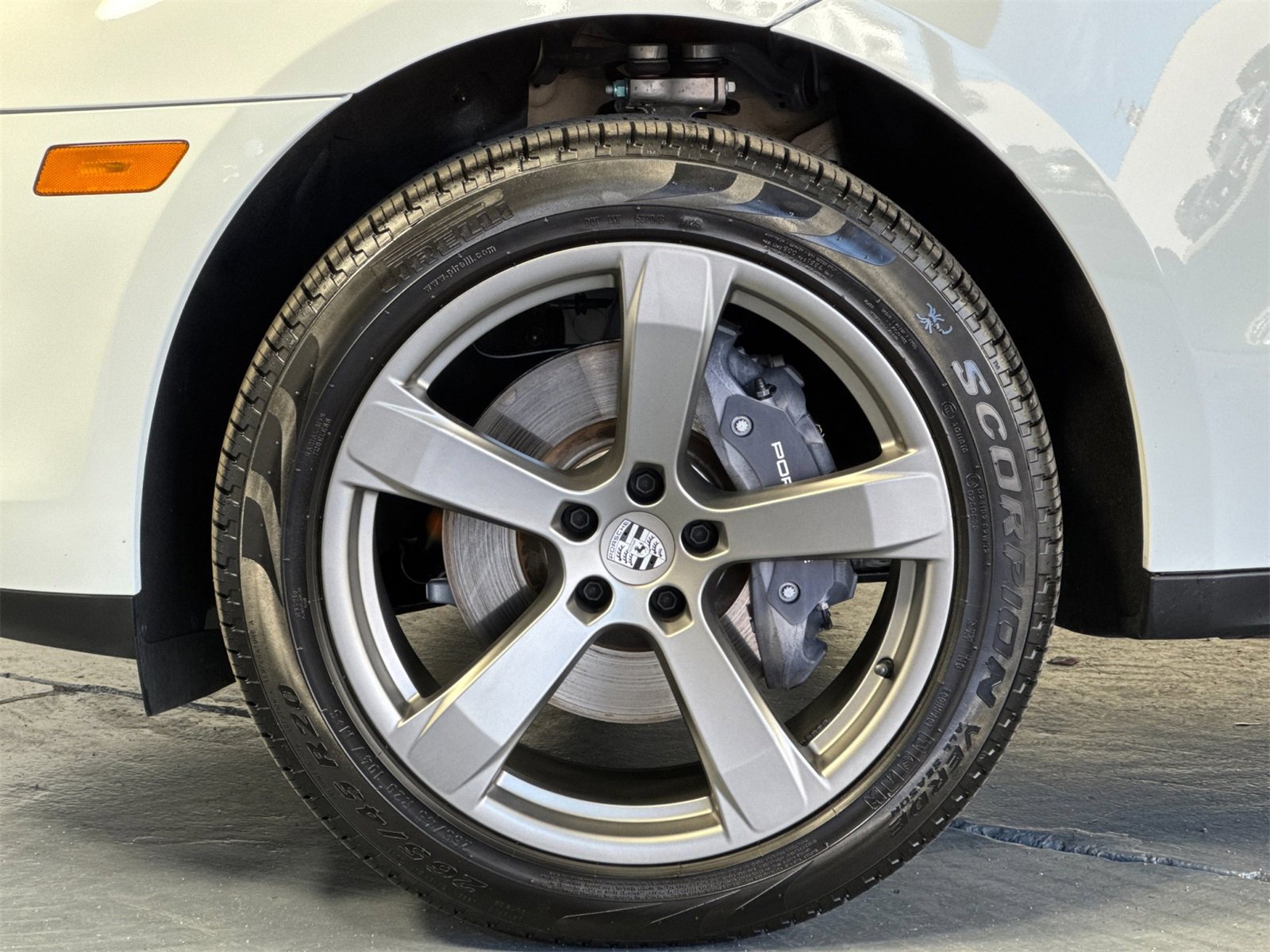 Used 2025 Porsche Macan image 32