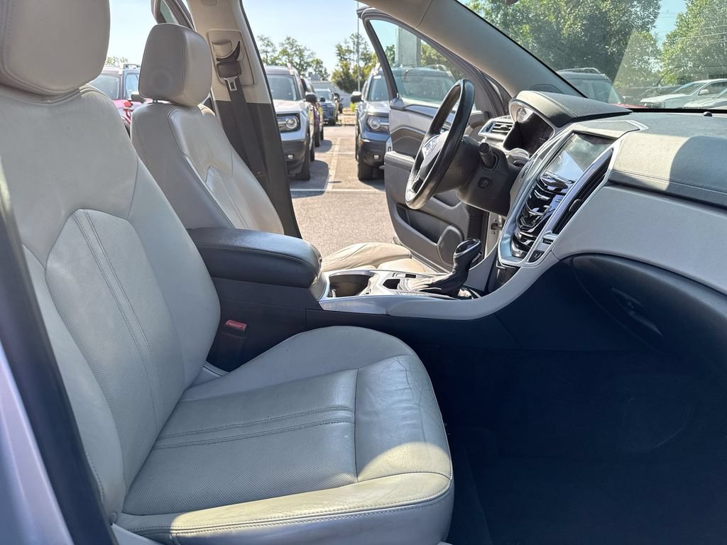 Used 2013 Cadillac SRX Luxury w/ Driver Awareness Package FWD image 22