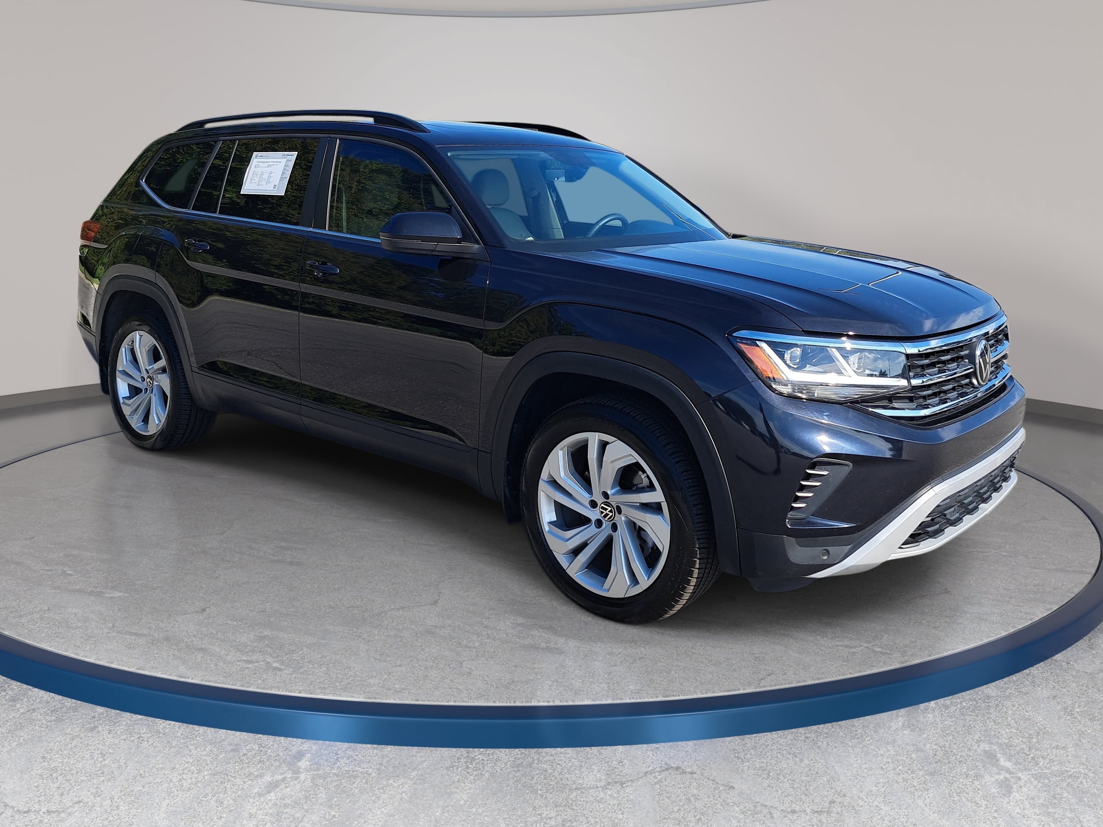 Certified 2023 Volkswagen Atlas SE w/ Panoramic Sunroof Package FWD image 3