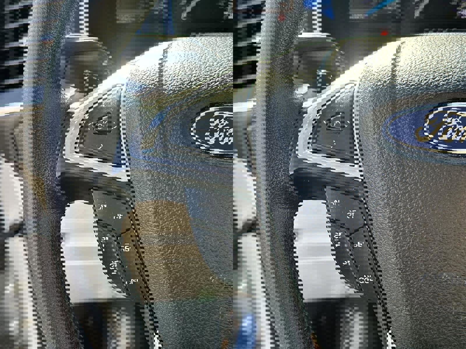 Used 2016 Ford Edge Titanium w/ Technology Package image 24