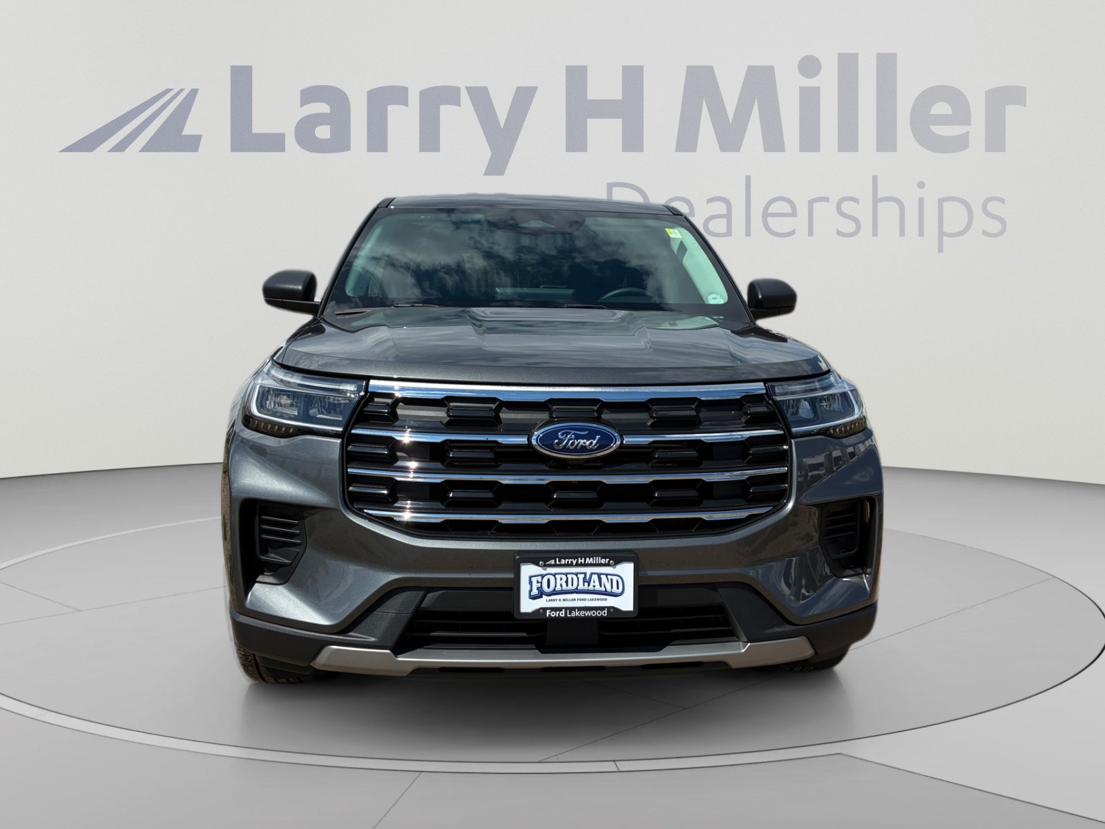 Used 2026 Ford Explorer Active AWD/4WD image 8