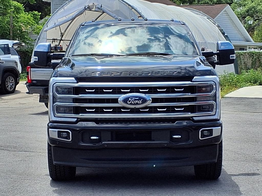 Used 2023 Ford F250 Platinum AWD/4WD image 2