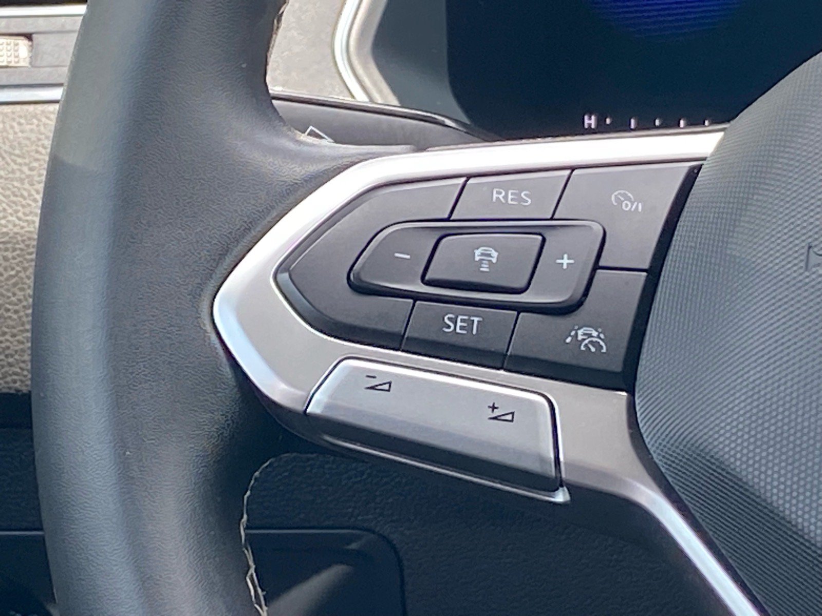 Certified 2023 Volkswagen Tiguan S AWD/4WD image 7