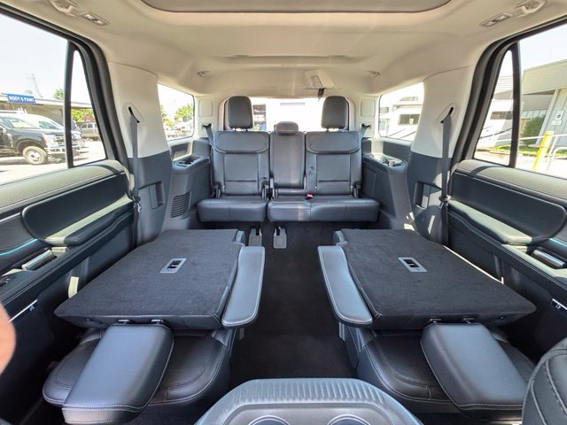 Used 2025 Ford Expedition Platinum AWD/4WD image 44