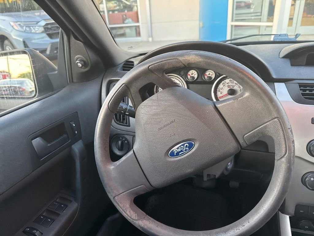 Used 2009 Ford Focus SE FWD image 12