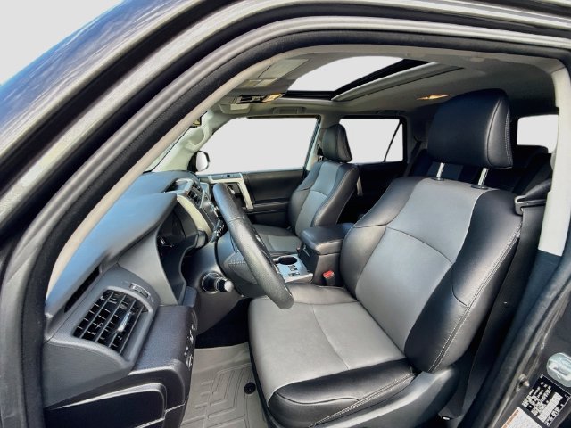 Used 2022 Toyota 4Runner SR5 Premium w/ Moonroof Package AWD/4WD image 11