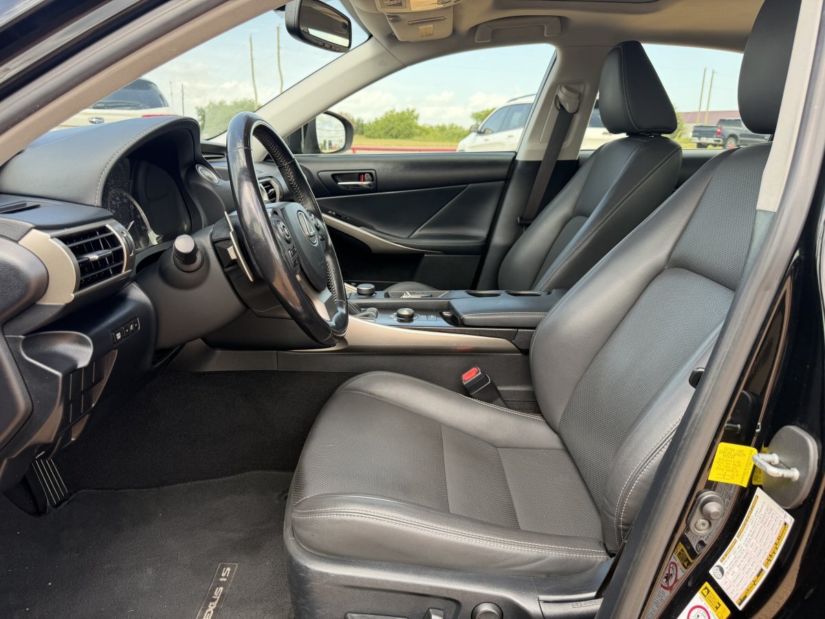 Used 2016 Lexus IS 200t RWD image 17