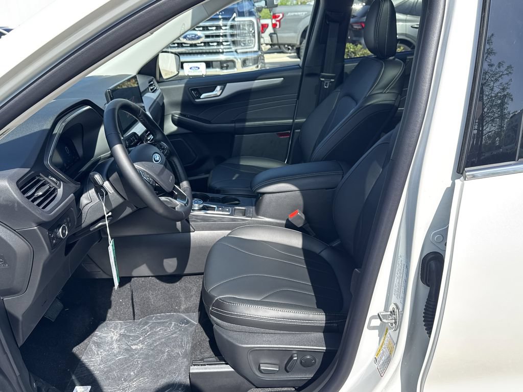 New 2025 Ford Escape SE w/ PHEV Premium Package FWD image 40