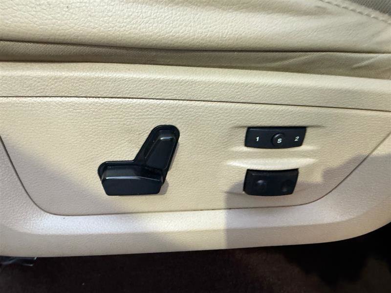 Used 2013 RAM 1500 Laramie w/ Convenience Group image 33