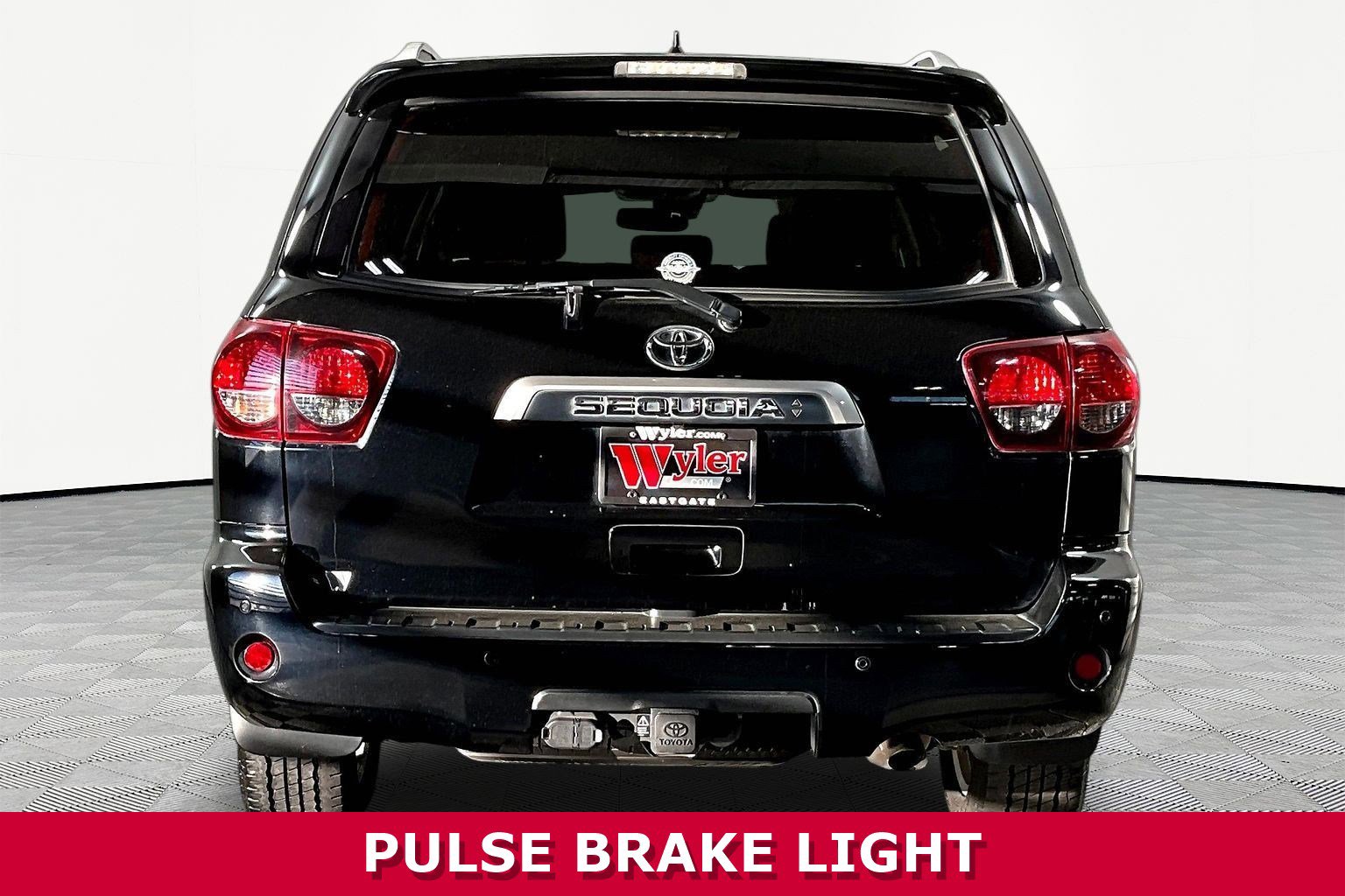 Used 2020 Toyota Sequoia Platinum w/ Preferred Accessory Package AWD/4WD image 5