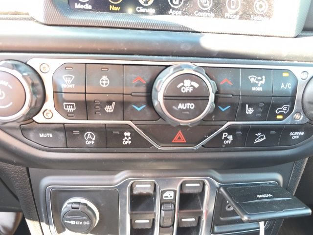 Used 2020 Jeep Wrangler Unlimited Sahara AWD/4WD image 4