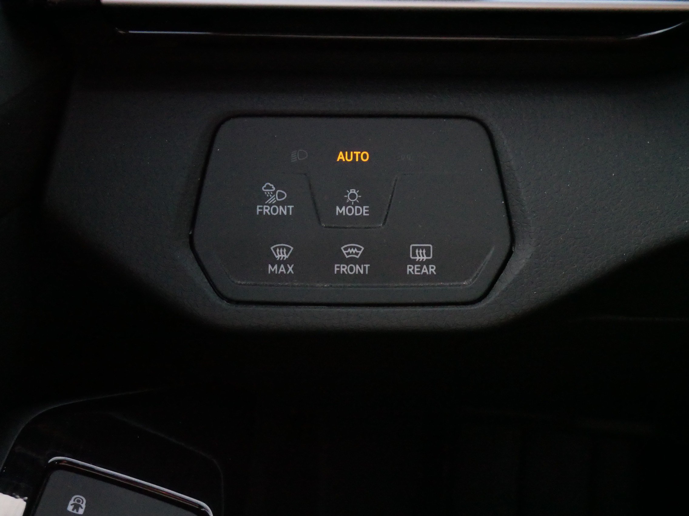 Certified 2024 Volkswagen ID.4 Pro S AWD/4WD image 27