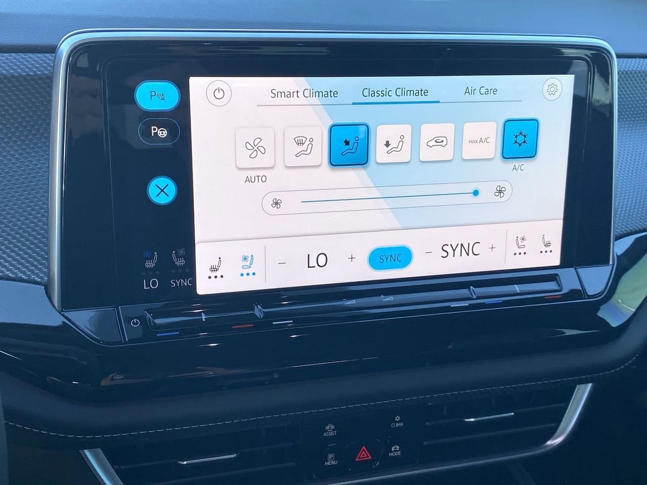 New 2026 Volkswagen Atlas Cross Sport SEL Premium R-Line image 24