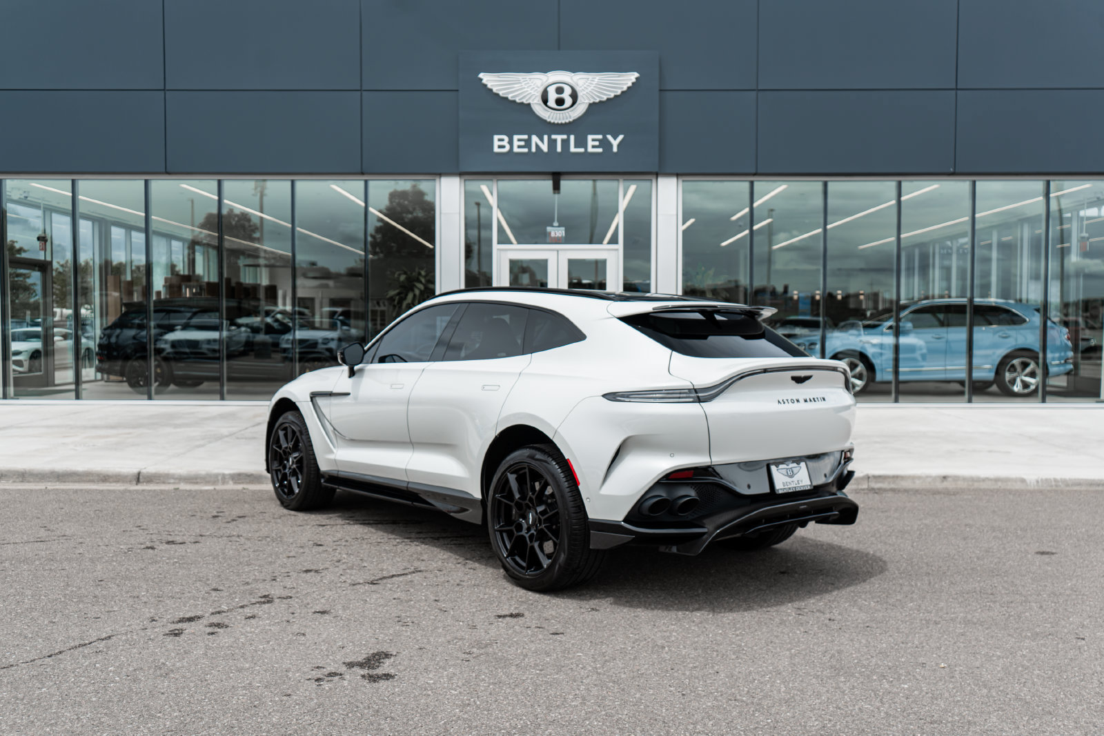 Used 2023 Aston Martin DBX 707 AWD/4WD image 8