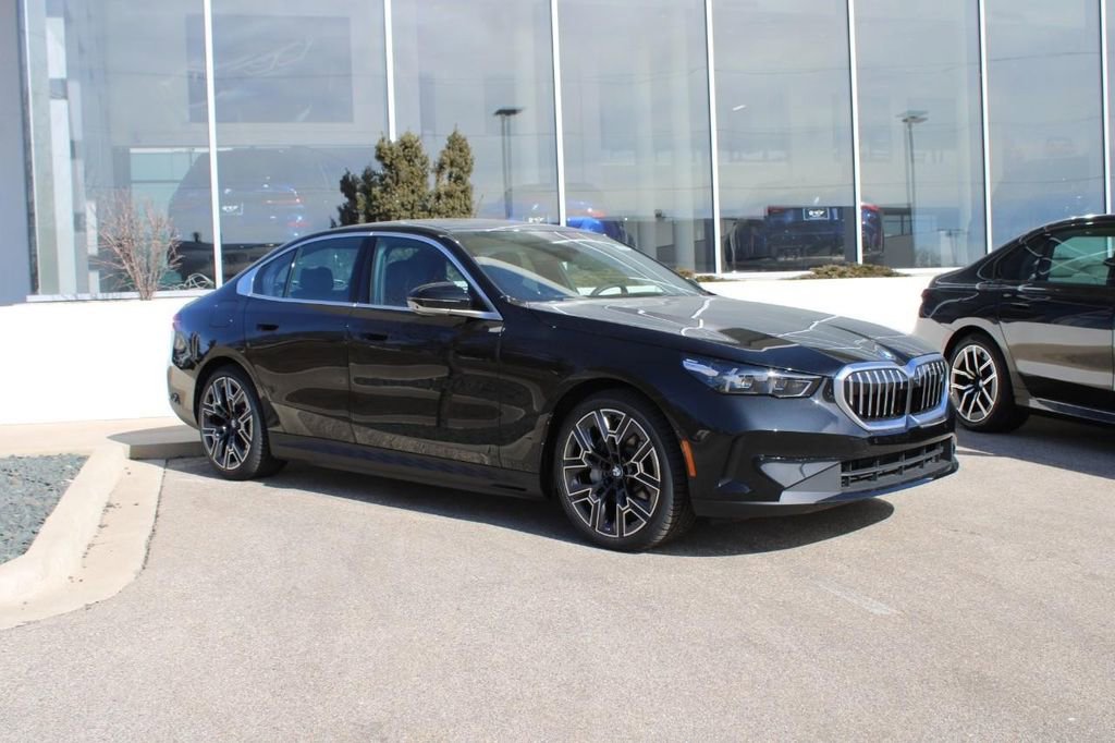 Used 2024 BMW i5 eDrive40i w/ Premium Package RWD image 1