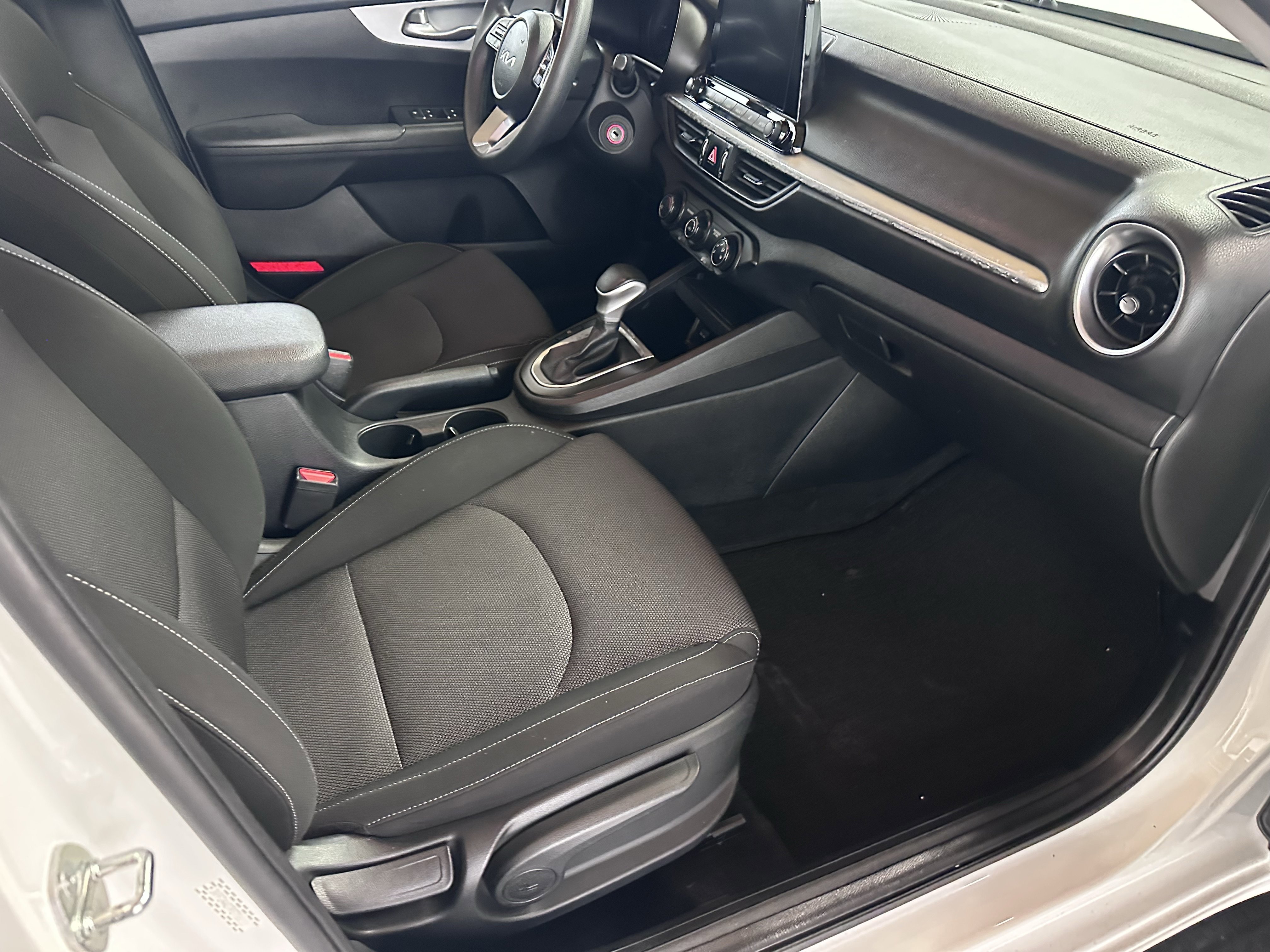 Used 2024 Kia Forte LXS image 28