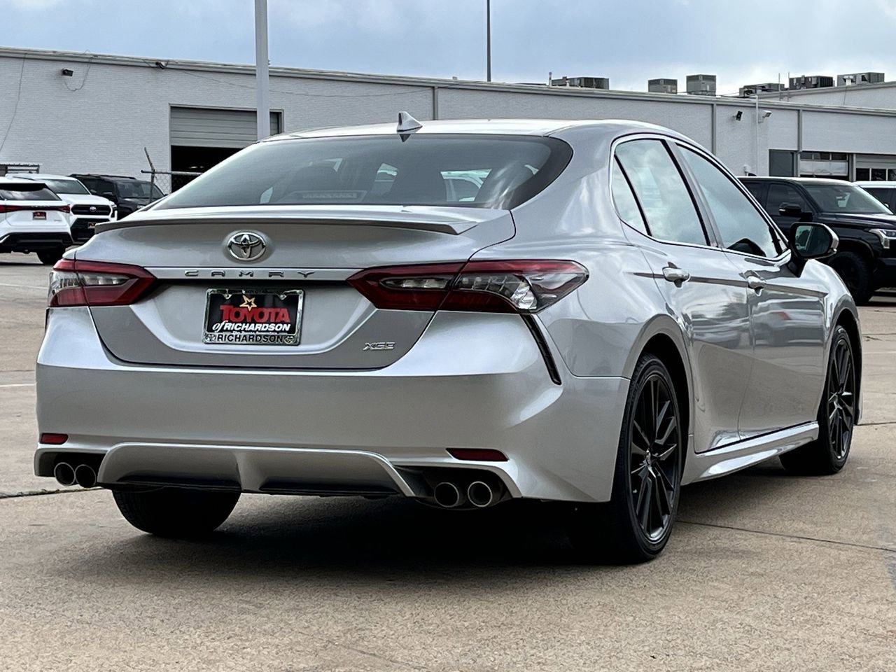 Used 2024 Toyota Camry XSE FWD image 4