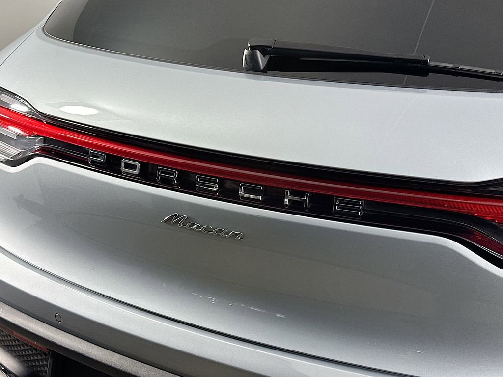 Certified 2023 Porsche Macan image 33