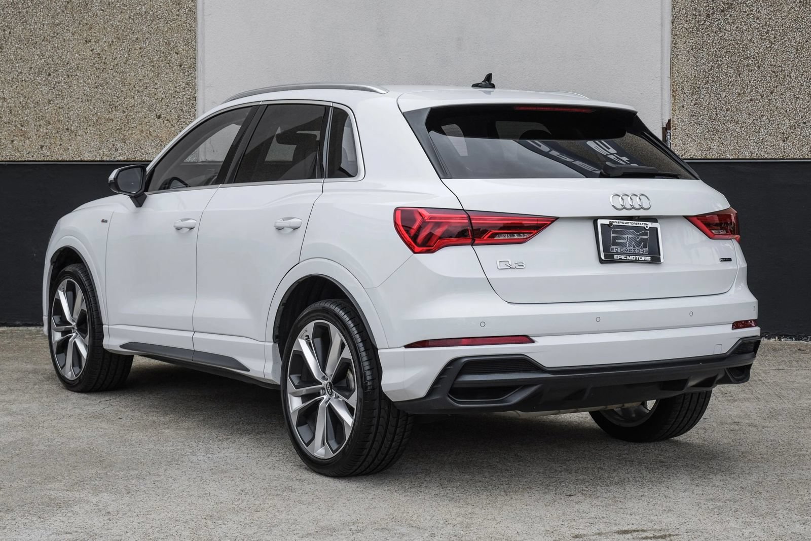 Used 2020 Audi Q3 2.0T Premium Plus w/ Premium Plus Package AWD/4WD image 11