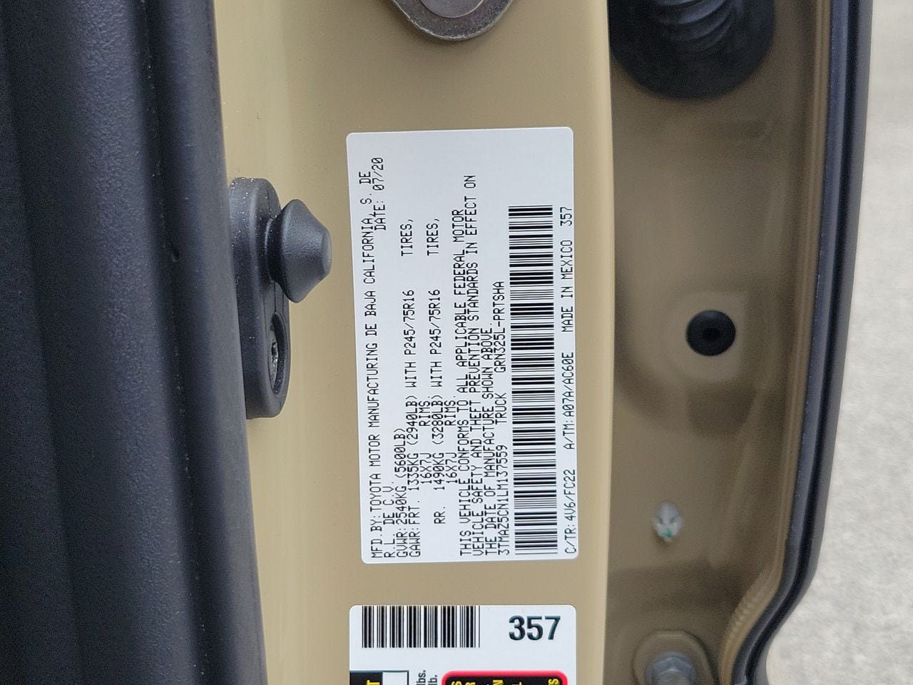 Used 2020 Toyota Tacoma SR5 RWD image 32