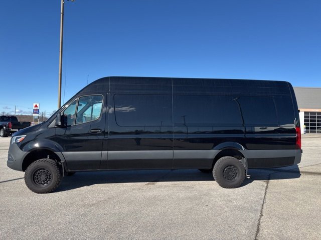 Used 2025 Mercedes-Benz Sprinter 2500 image 8