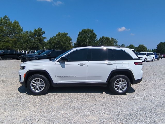 New 2026 Jeep Grand Cherokee Laredo X RWD image 2